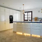 Huge Golf And Mansion 8 Min From Puerto Banus Hébergement de vacances *