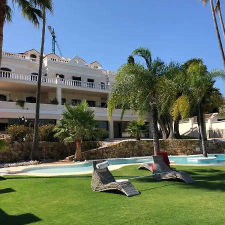 Tatil Evi Huge Golf And Mansion 8 Min From Puerto Banus *