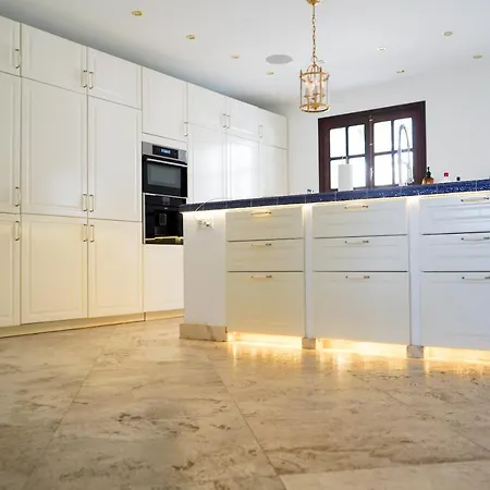 Huge Golf And Mansion 8 Min From Puerto Banus Будинок відпочинку *