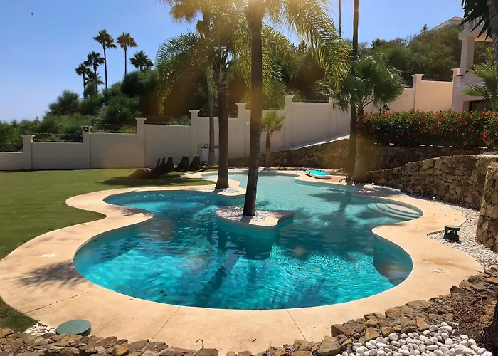 Huge Golf And Mansion 8 Min From Puerto Banus Estepona