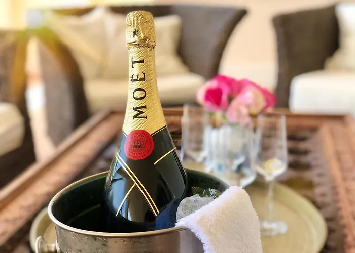 Huge Golf And Mansion 8 Min From Puerto Banus Hébergement de vacances Estepona