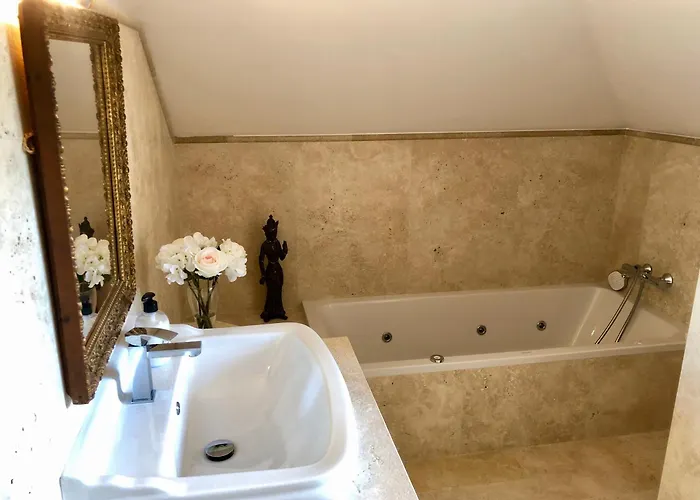 Huge Golf And Mansion 8 Min From Puerto Banus Hébergement de vacances