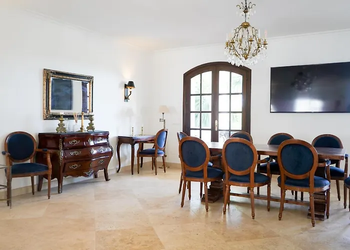 Huge Golf And Mansion 8 Min From Puerto Banus Hébergement de vacances *