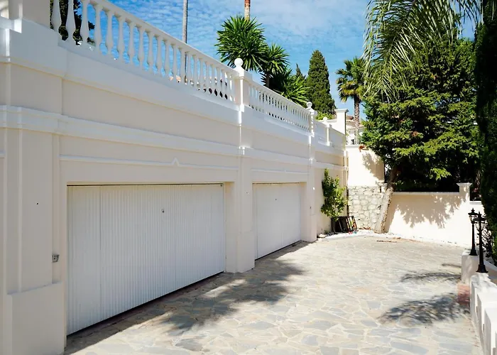 펜션 Huge Golf And Mansion 8 Min From Puerto Banus 에스테포나