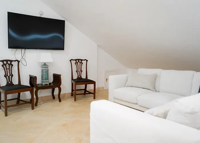 Huge Golf And Mansion 8 Min From Puerto Banus Hébergement de vacances