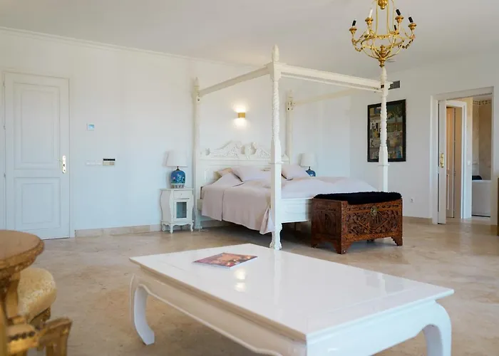 Huge Golf And Mansion 8 Min From Puerto Banus Hébergement de vacances *