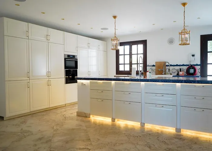 Huge Golf And Mansion 8 Min From Puerto Banus 펜션 *