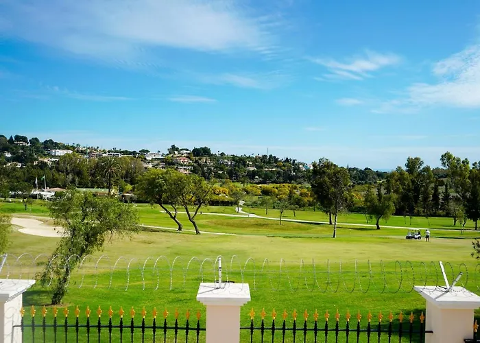 Huge Golf And Mansion 8 Min From Puerto Banus Hébergement de vacances
