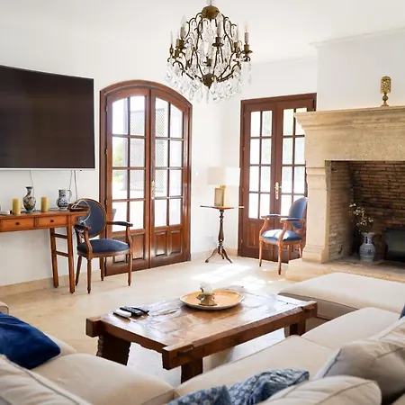 Дом отдыха Huge Golf And Mansion 8 Min From Puerto Banus Эстепона