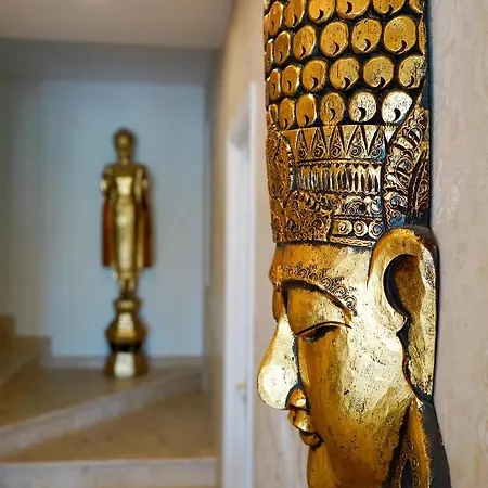 Дом отдыха Huge Golf And Mansion 8 Min From Puerto Banus Эстепона