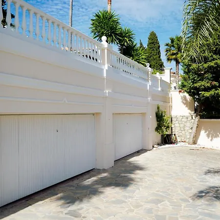 Дом отдыха Huge Golf And Mansion 8 Min From Puerto Banus Эстепона